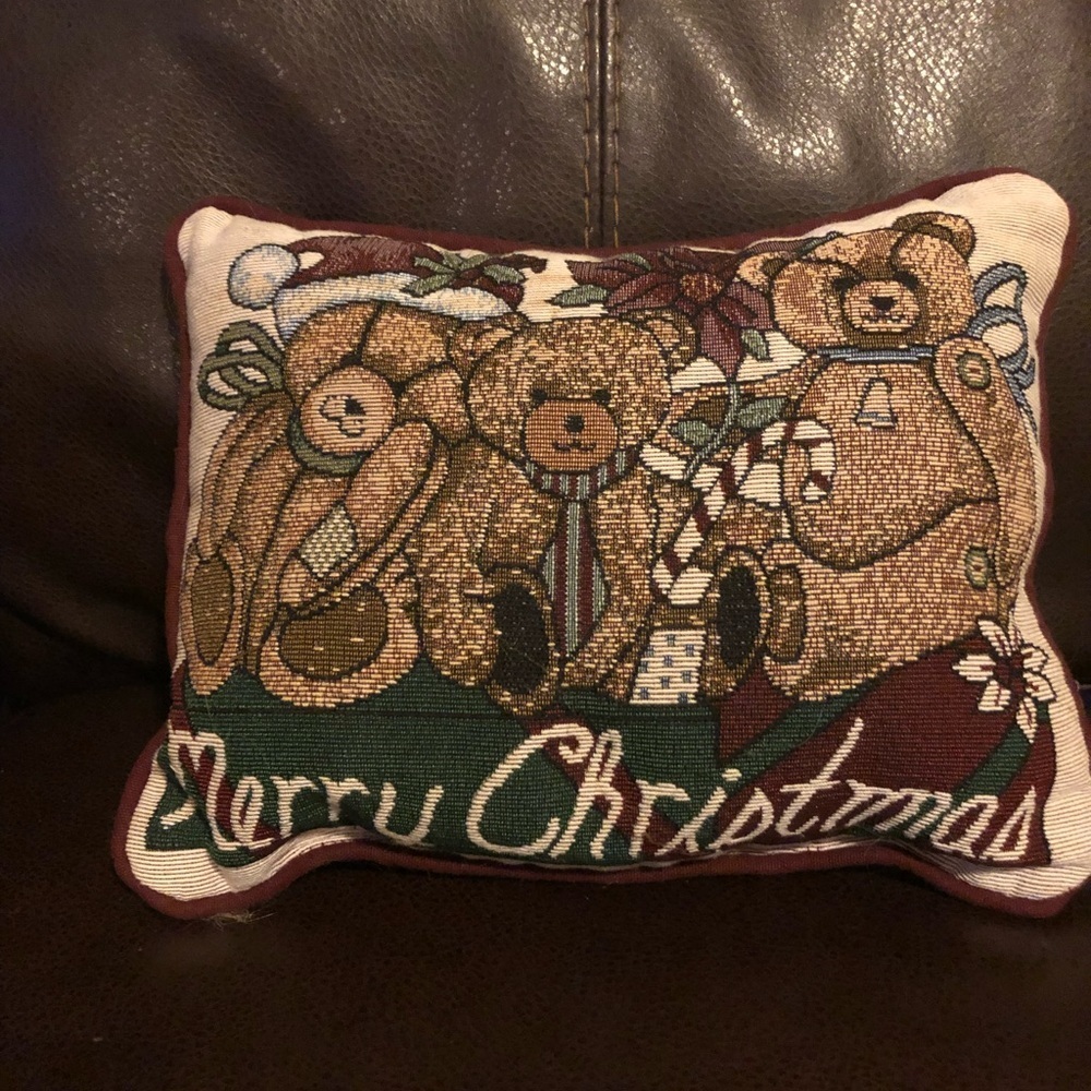 Small Teddy Christmas pillow